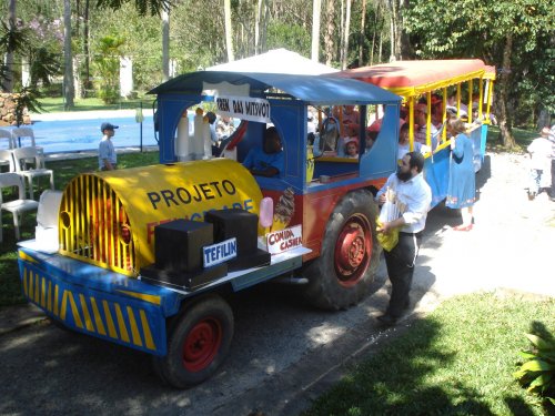 Galeria de Fotos da Festa de Lag BaÔmer no Sítio Felicidade com o Tsivot Hashem