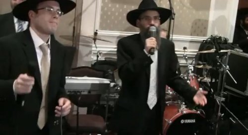 VIDEO HD : Avraham Fried canta a música Omar Rabi Akiva de Mordechai Ben David