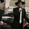 VIDEO HD : Avraham Fried canta a música Omar Rabi Akiva de Mordechai Ben David