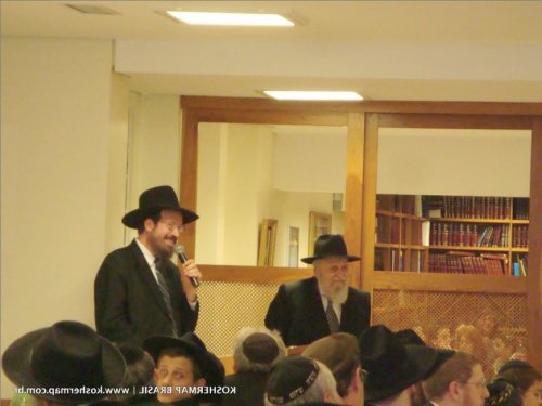 Imagens do Grande Farbrenguen de Chai Elul no Beit Chabad Central