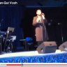 Shavua Tov! Ah Gut Voch de Avraham Fried em apresentação de Benny Friedman