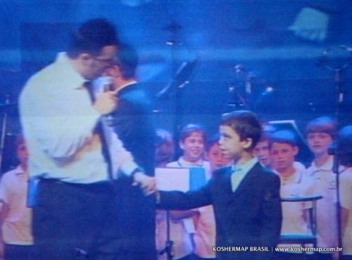 Galeria de Vídeos:  Show internacional do TenYad com Yaakok Shwekey e Ethan Bortnick é sucesso de audiência e animação