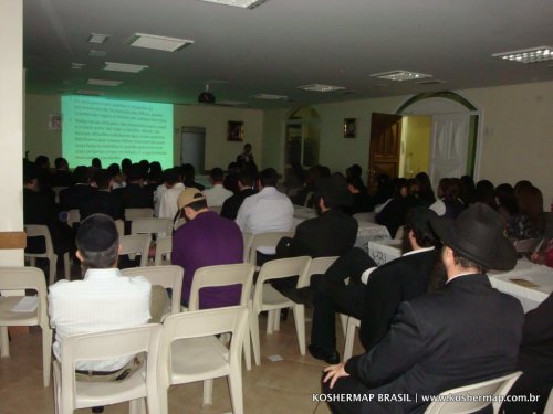 Escolas Lubavitch & Gani promovem noite educacional com painel de debate com educadores do Brasil, Israel e EUA