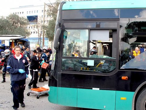 TRAGÉDIA EM ISRAEL: Atentado Explode Onibus em Jerusalém nesta quarta-feira 23 de Março de 2011 - Uma Vitima Fatal e Dezenas de Feridos