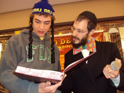 FOTOS: Rabino Mendy Stolik e Ariel Gandelman fazem Siyum Massechet pela Primeira Vez em Curitiba, Purim 5771