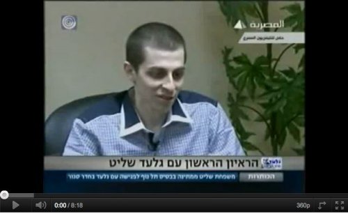 VÍDEO INÉDITO - Gilad Shalit é Solto em Troca de 477 Palestinos e Concede Primeira Entrevista no Egito - PIDYON SHVUIM