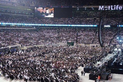 VÌDEO: Siyum Hashás Mundial em New Jersey e o Público de Mais de 90.000 Pessoas