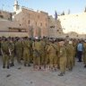 Combatentes da Tropa Golani Recitam Bircat Hagomel no Kotel